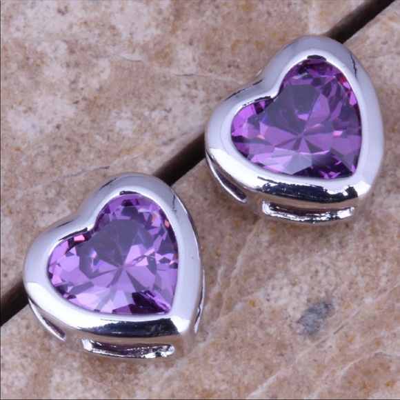 Jewelry - 🤩Host Pick 🤩 Delightful Purple Heart earrings